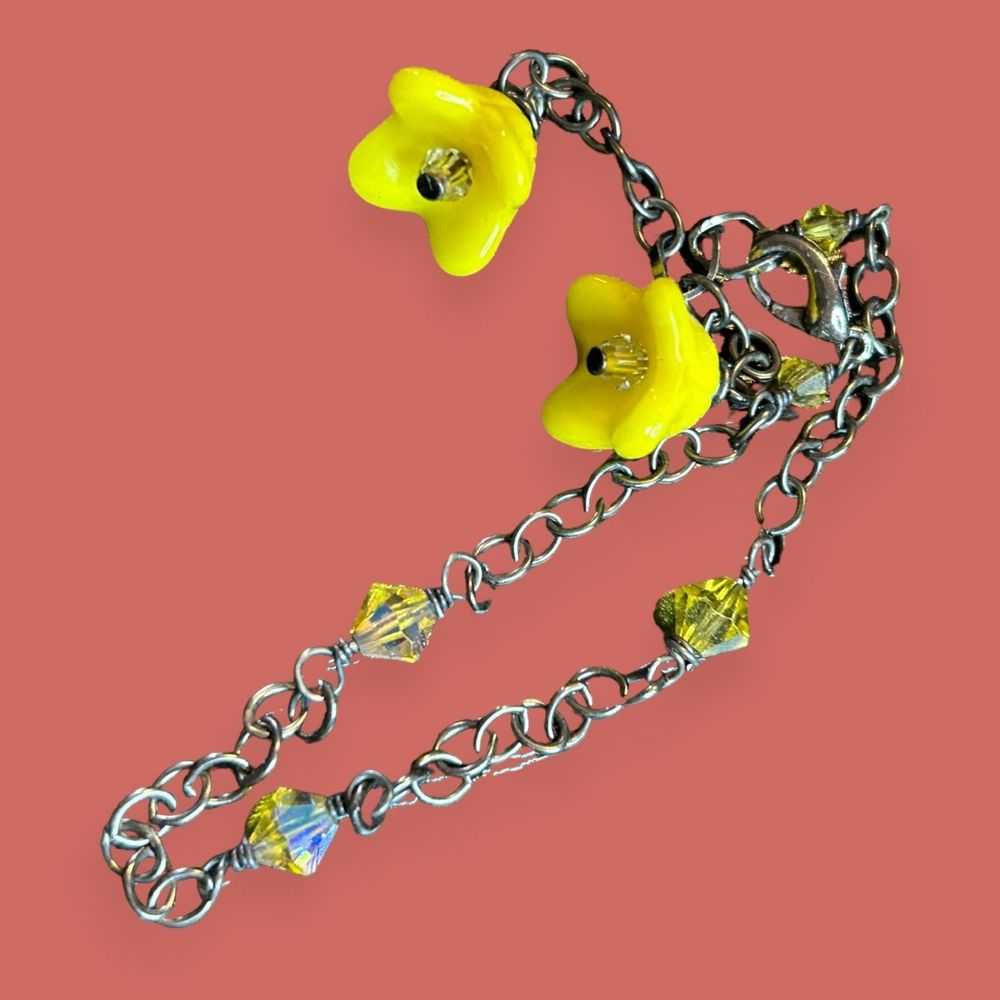 💛 VINTAGE 8" BRACELET YELLOW FLOWERS CHARMS ADJUSTABLE CLASP COSTUME JEWELRY